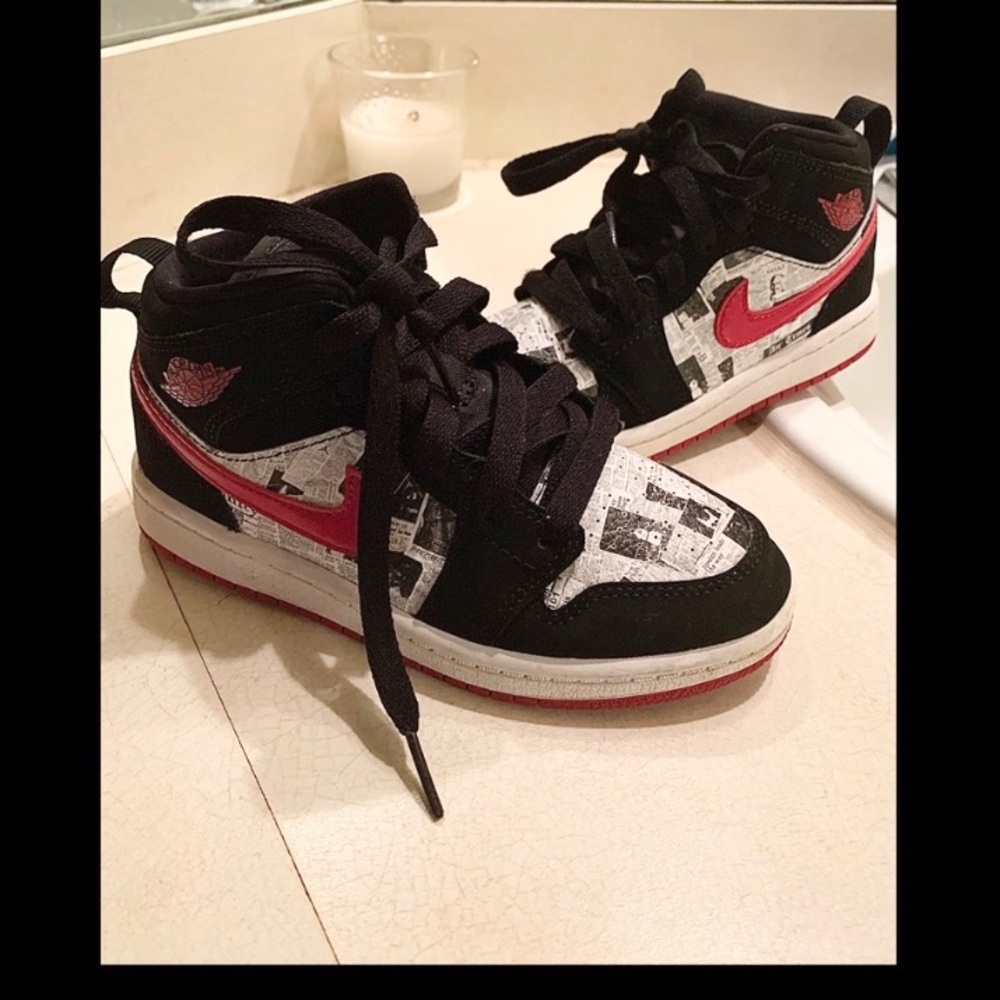 Air Jordan 1 midtop “newspaper air times”
